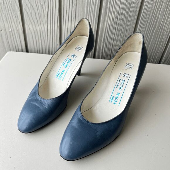 Vintage Bruno Magli Italy Slate Blue Pumps 38.5 / US 8 Leather Heels Blue Soles - Picture 10 of 16